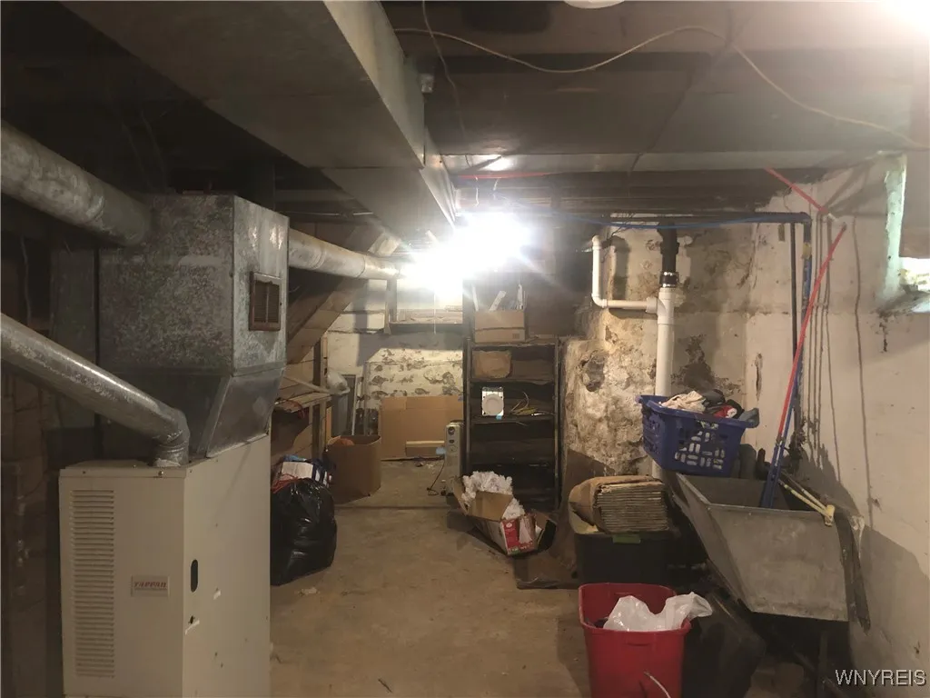 129 12th Street, Niagara Falls, New York 14303, Niagara Falls, New York 14303, 5 Bedrooms Bedrooms, ,2 BathroomsBathrooms,Residential,For Sale,129 12th Street, Niagara Falls, New York 14303,B1622818