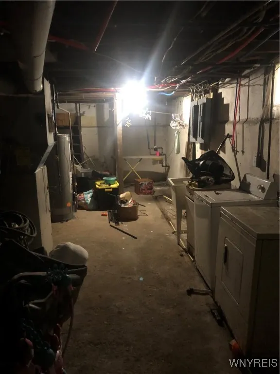 129 12th Street, Niagara Falls, New York 14303, Niagara Falls, New York 14303, 5 Bedrooms Bedrooms, ,2 BathroomsBathrooms,Residential,For Sale,129 12th Street, Niagara Falls, New York 14303,B1622818