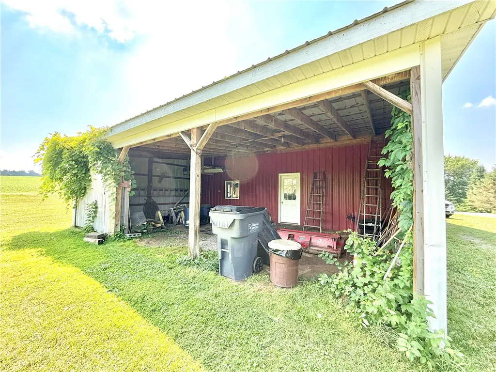Lean to or horse stalls! Drilled 200 ft well is only a few feet North