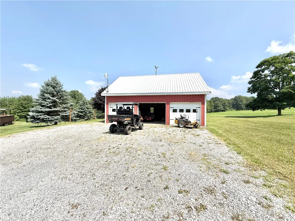 3 bay outbuilding/garage