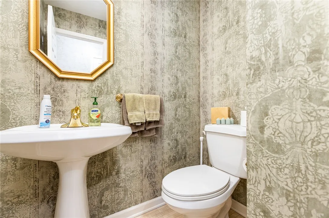 Powder Room - floor 1
