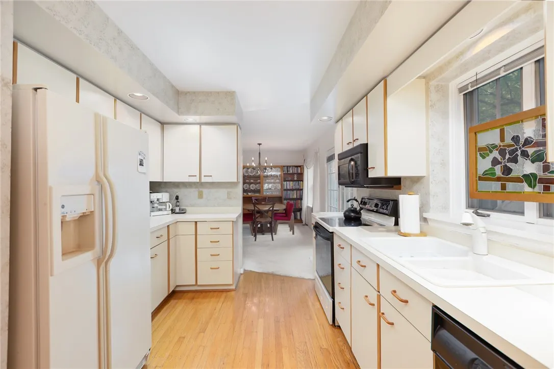115 Lac Kine Drive, Brighton, New York 14618, Brighton, New York 14618, 2 Bedrooms Bedrooms, 6 Rooms Rooms,2 BathroomsBathrooms,Residential,Closed,115 Lac Kine Drive, Brighton, New York 14618,0,R1622874
