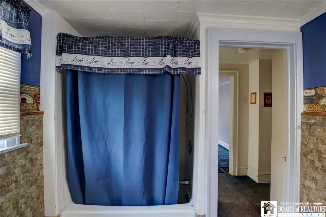 71 Hotchkiss Street, Jamestown, New York 14701, Jamestown, New York 14701, 3 Bedrooms Bedrooms, 7 Rooms Rooms,1 BathroomBathrooms,Residential,For Sale,71 Hotchkiss Street, Jamestown, New York 14701,R1620617