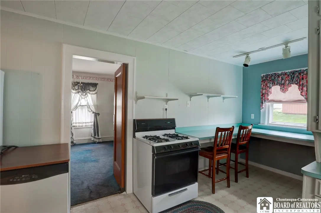 71 Hotchkiss Street, Jamestown, New York 14701, Jamestown, New York 14701, 3 Bedrooms Bedrooms, 7 Rooms Rooms,1 BathroomBathrooms,Residential,For Sale,71 Hotchkiss Street, Jamestown, New York 14701,R1620617