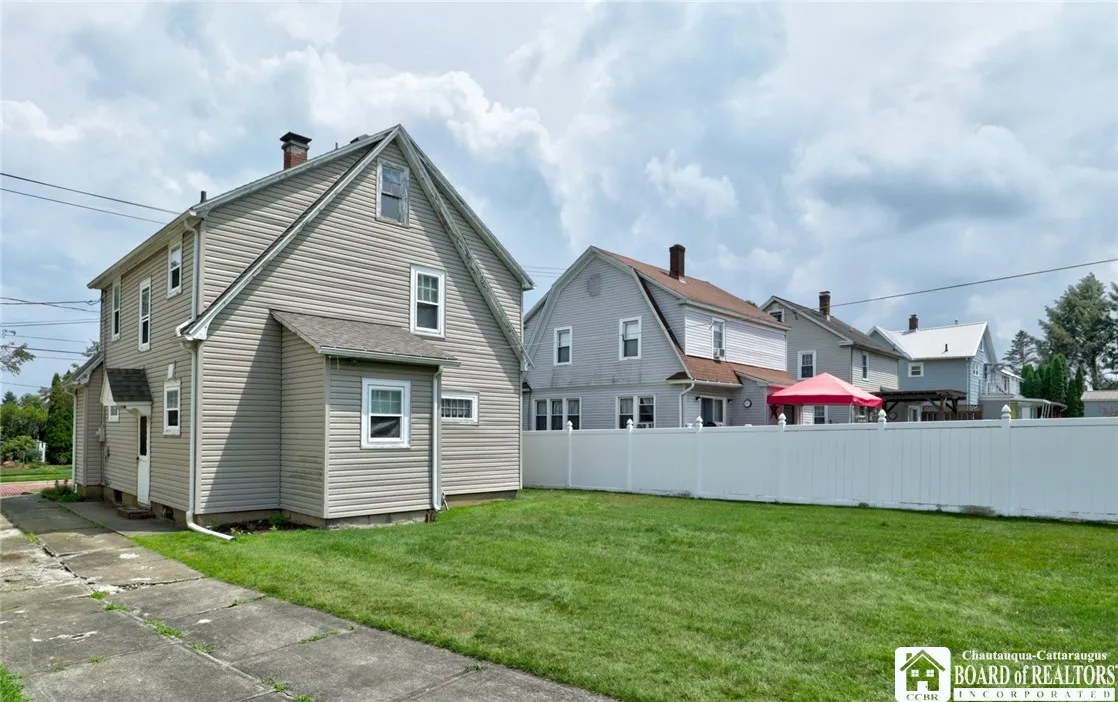 71 Hotchkiss Street, Jamestown, New York 14701, Jamestown, New York 14701, 3 Bedrooms Bedrooms, 7 Rooms Rooms,1 BathroomBathrooms,Residential,For Sale,71 Hotchkiss Street, Jamestown, New York 14701,R1620617