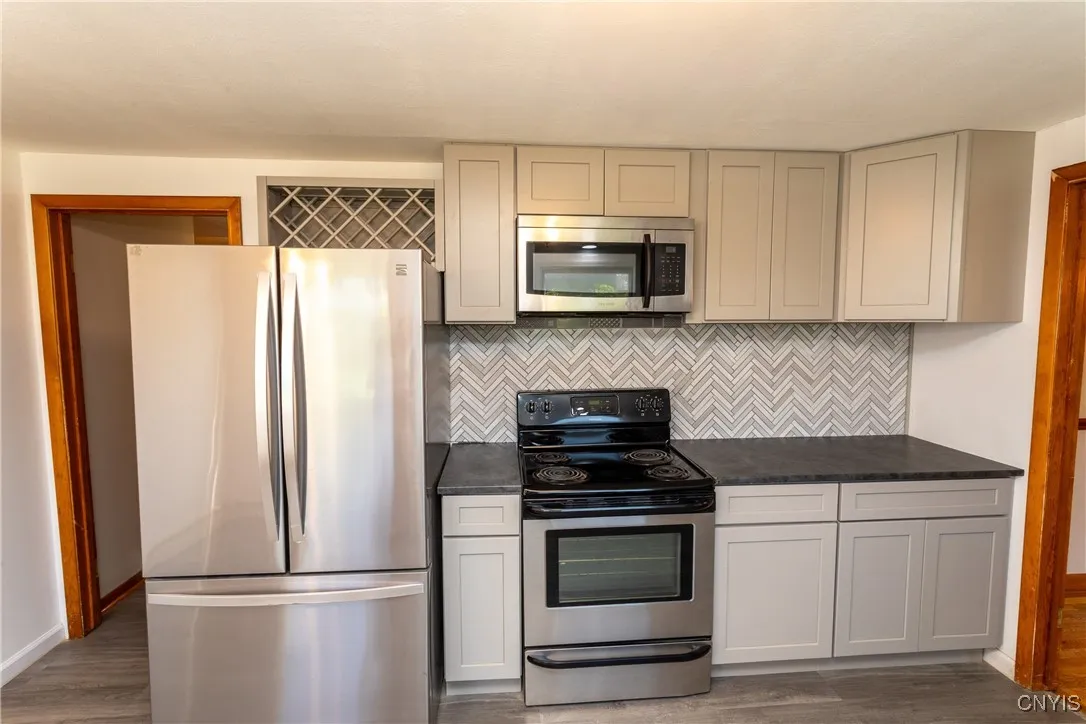 209 Pear Tree Drive, Camillus, New York 13031, Camillus, New York 13031, 4 Bedrooms Bedrooms, 13 Rooms Rooms,1 BathroomBathrooms,Residential,For Sale,209 Pear Tree Drive, Camillus, New York 13031,S1622145