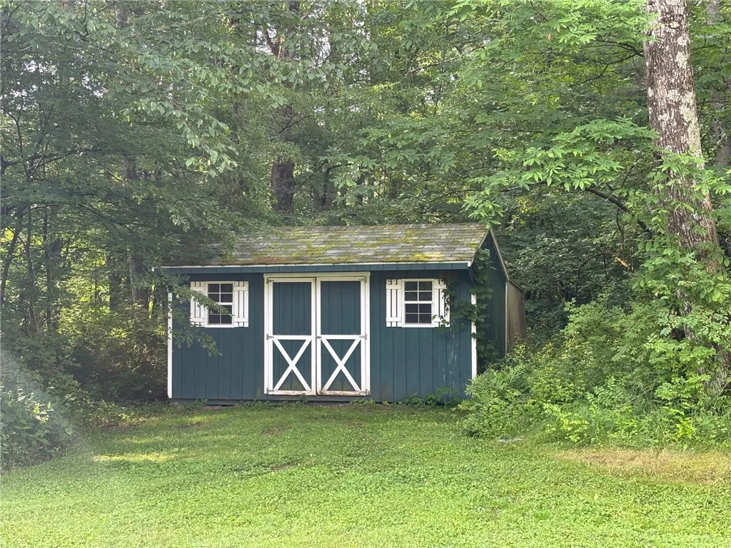Large shed 6x18