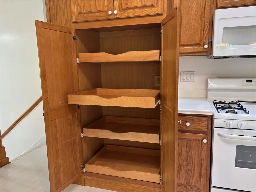 pull out draws in kitchen makes it easier to find items stored