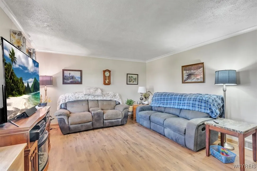 69 Ashford Avenue, Tonawanda, New York 14150, Tonawanda, New York 14150, 4 Bedrooms Bedrooms, 8 Rooms Rooms,1 BathroomBathrooms,Residential,For Sale,69 Ashford Avenue, Tonawanda, New York 14150,B1622929