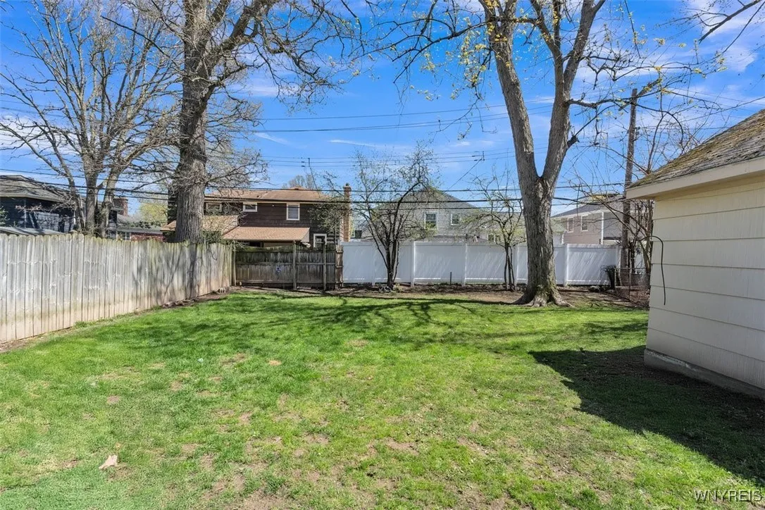 69 Ashford Avenue, Tonawanda, New York 14150, Tonawanda, New York 14150, 4 Bedrooms Bedrooms, 8 Rooms Rooms,1 BathroomBathrooms,Residential,For Sale,69 Ashford Avenue, Tonawanda, New York 14150,B1622929