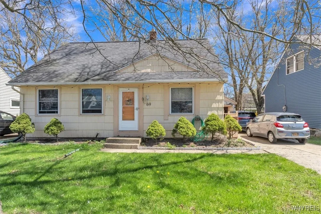 69 Ashford Avenue, Tonawanda, New York 14150, Tonawanda, New York 14150, 4 Bedrooms Bedrooms, 8 Rooms Rooms,1 BathroomBathrooms,Residential,For Sale,69 Ashford Avenue, Tonawanda, New York 14150,B1622929