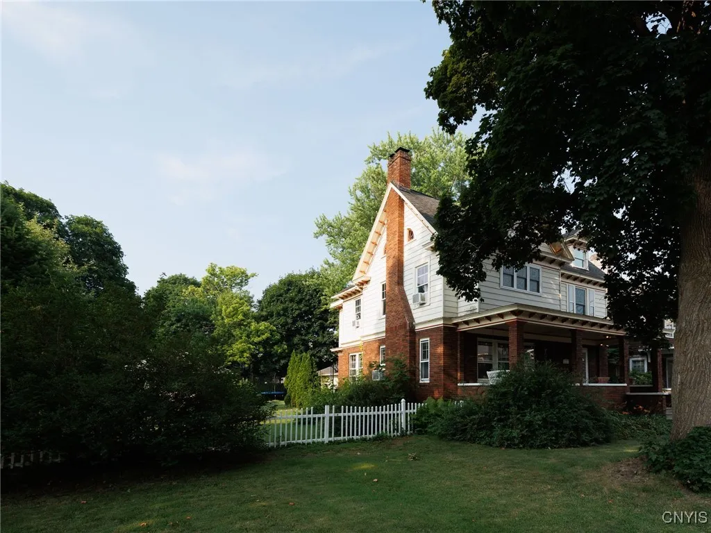 1127 Academy Street, Watertown City, New York 1360, Watertown City, New York 13601, 4 Bedrooms Bedrooms, 12 Rooms Rooms,2 BathroomsBathrooms,Residential,For Sale,1127 Academy Street, Watertown City, New York 1360,S1622602