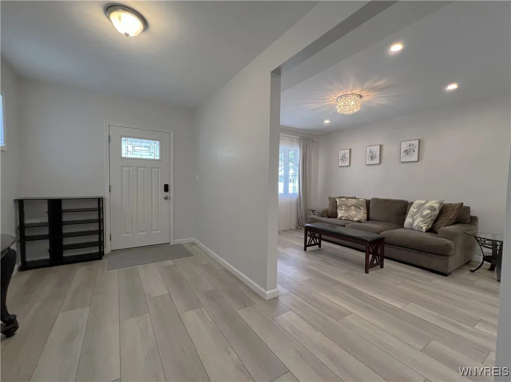 42 Argus Street, Buffalo, New York 14207, Buffalo, New York 14207, 3 Bedrooms Bedrooms, 7 Rooms Rooms,2 BathroomsBathrooms,Residential,For Sale,42 Argus Street, Buffalo, New York 14207,B1621847
