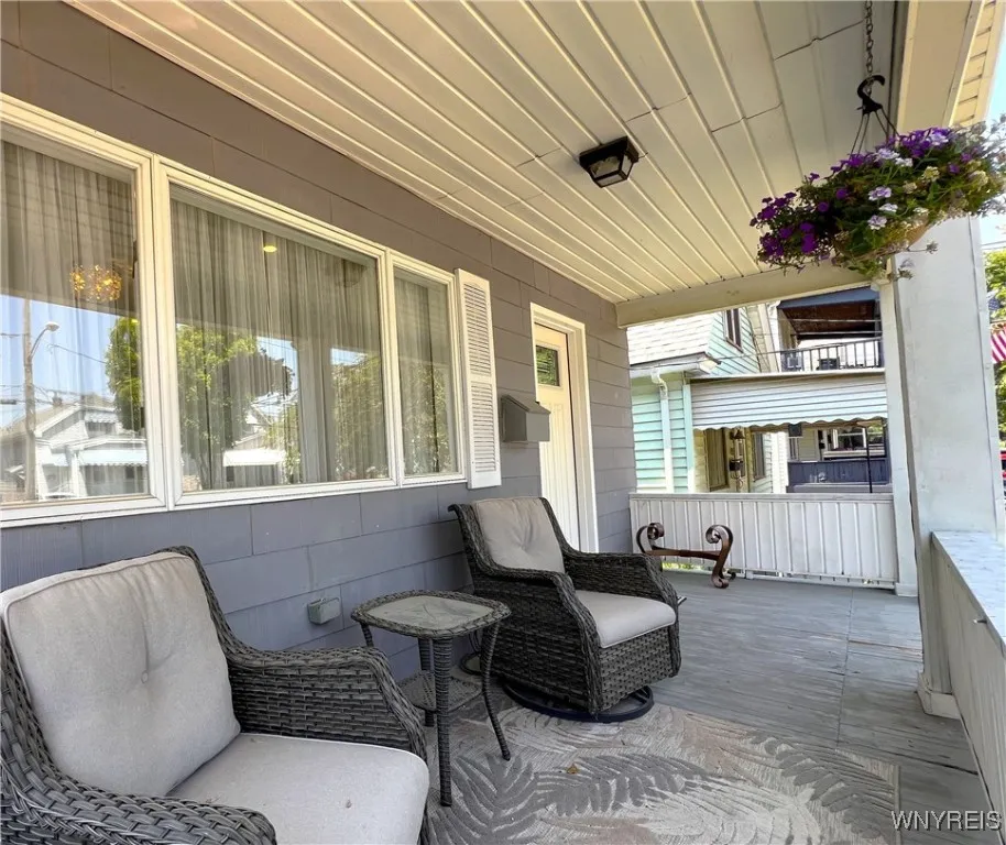 42 Argus Street, Buffalo, New York 14207, Buffalo, New York 14207, 3 Bedrooms Bedrooms, 7 Rooms Rooms,2 BathroomsBathrooms,Residential,For Sale,42 Argus Street, Buffalo, New York 14207,B1621847