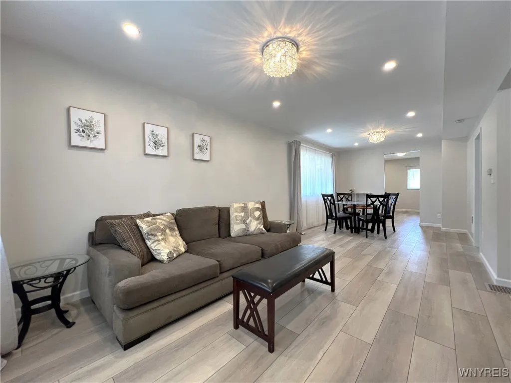 42 Argus Street, Buffalo, New York 14207, Buffalo, New York 14207, 3 Bedrooms Bedrooms, 7 Rooms Rooms,2 BathroomsBathrooms,Residential,For Sale,42 Argus Street, Buffalo, New York 14207,B1621847