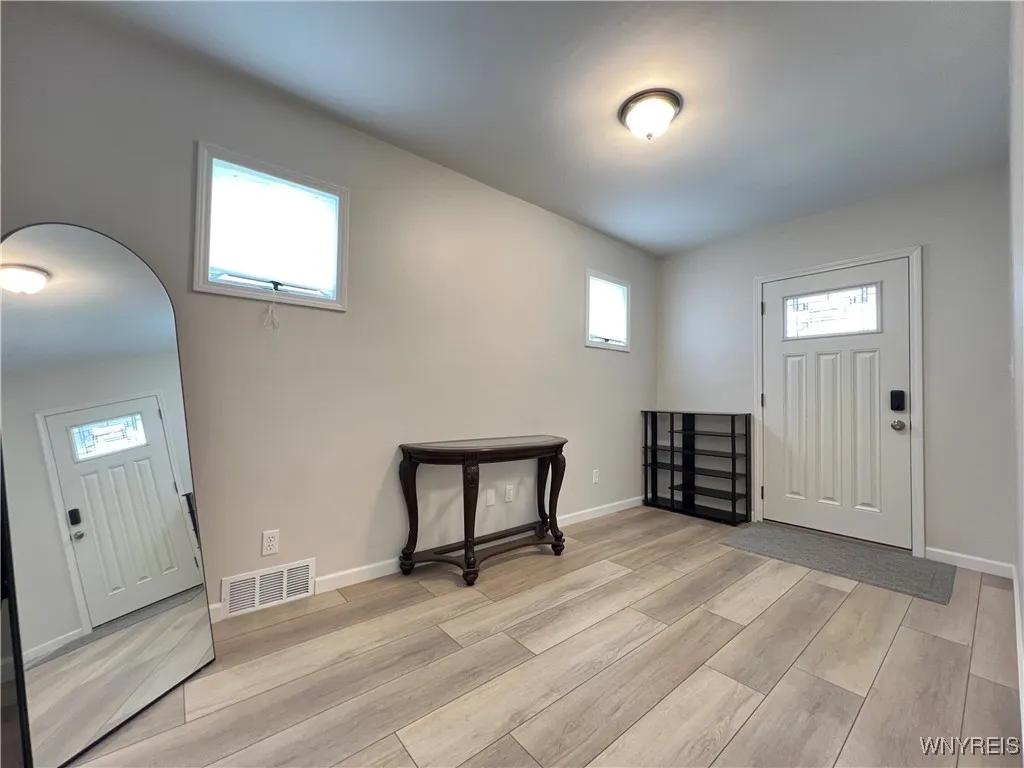 42 Argus Street, Buffalo, New York 14207, Buffalo, New York 14207, 3 Bedrooms Bedrooms, 7 Rooms Rooms,2 BathroomsBathrooms,Residential,For Sale,42 Argus Street, Buffalo, New York 14207,B1621847