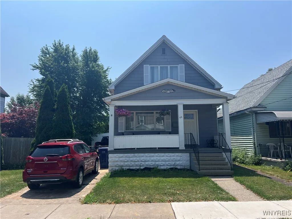 42 Argus Street, Buffalo, New York 14207, Buffalo, New York 14207, 3 Bedrooms Bedrooms, 7 Rooms Rooms,2 BathroomsBathrooms,Residential,For Sale,42 Argus Street, Buffalo, New York 14207,B1621847