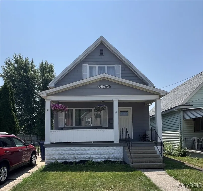 42 Argus Street, Buffalo, New York 14207, Buffalo, New York 14207, 3 Bedrooms Bedrooms, 7 Rooms Rooms,2 BathroomsBathrooms,Residential,For Sale,42 Argus Street, Buffalo, New York 14207,B1621847