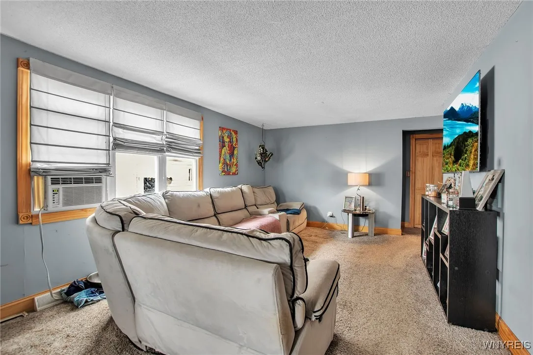 43 Boll Street, Cheektowaga, New York 14212, Cheektowaga, New York 14212, 4 Bedrooms Bedrooms, 7 Rooms Rooms,1 BathroomBathrooms,Residential,For Sale,43 Boll Street, Cheektowaga, New York 14212,B1622899