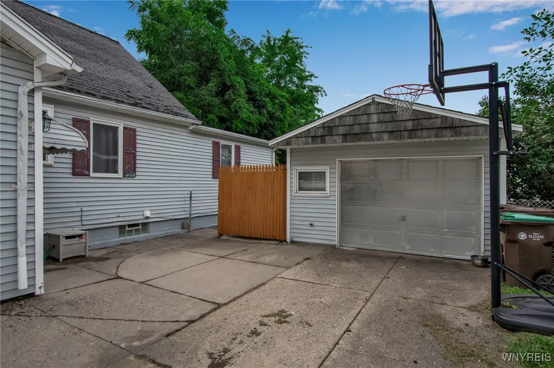 43 Boll Street, Cheektowaga, New York 14212, Cheektowaga, New York 14212, 4 Bedrooms Bedrooms, 7 Rooms Rooms,1 BathroomBathrooms,Residential,For Sale,43 Boll Street, Cheektowaga, New York 14212,B1622899