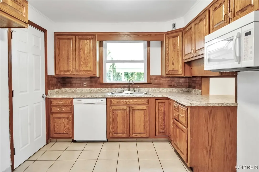 6599 Jewett Holmwood Road, Orchard Park, New York, Orchard Park, New York 14127, 4 Bedrooms Bedrooms, 9 Rooms Rooms,2 BathroomsBathrooms,Residential,For Sale,6599 Jewett Holmwood Road, Orchard Park, New York ,B1622395