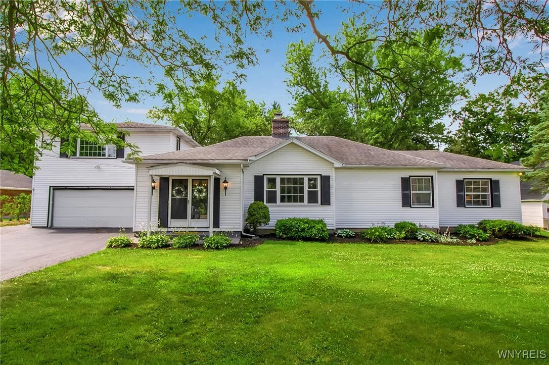 6599 Jewett Holmwood Road, Orchard Park, New York, Orchard Park, New York 14127, 4 Bedrooms Bedrooms, 9 Rooms Rooms,2 BathroomsBathrooms,Residential,For Sale,6599 Jewett Holmwood Road, Orchard Park, New York ,B1622395