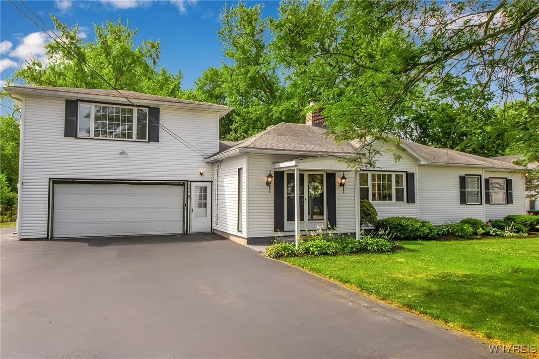 6599 Jewett Holmwood Road, Orchard Park, New York, Orchard Park, New York 14127, 4 Bedrooms Bedrooms, 9 Rooms Rooms,2 BathroomsBathrooms,Residential,For Sale,6599 Jewett Holmwood Road, Orchard Park, New York ,B1622395