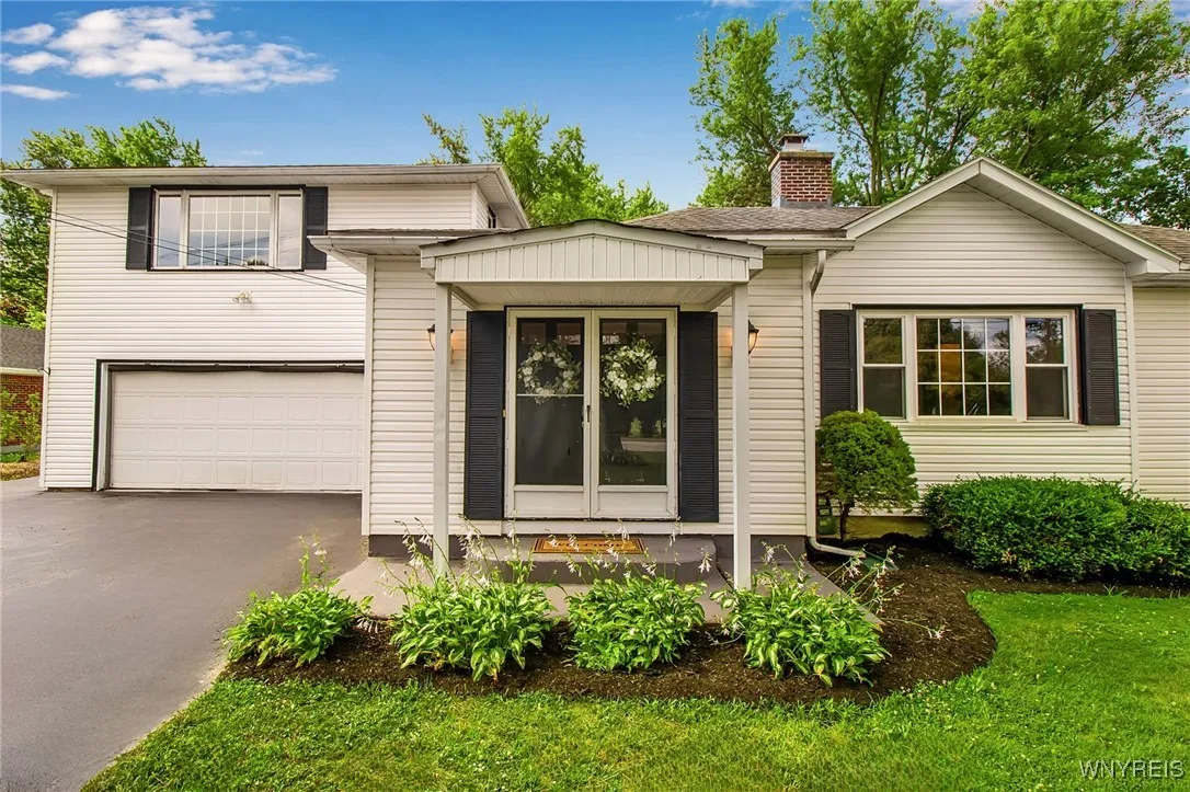 6599 Jewett Holmwood Road, Orchard Park, New York, Orchard Park, New York 14127, 4 Bedrooms Bedrooms, ,3 BathroomsBathrooms,Residential,For Sale,6599 Jewett Holmwood Road, Orchard Park, New York ,B1622397
