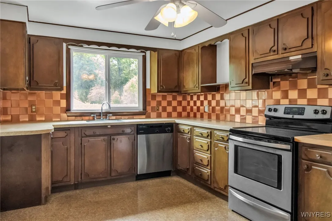 6599 Jewett Holmwood Road, Orchard Park, New York, Orchard Park, New York 14127, 4 Bedrooms Bedrooms, ,3 BathroomsBathrooms,Residential,For Sale,6599 Jewett Holmwood Road, Orchard Park, New York ,B1622397