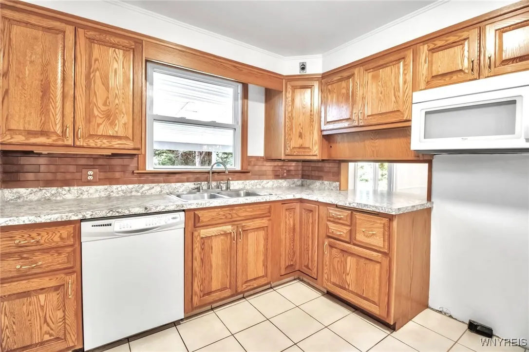 6599 Jewett Holmwood Road, Orchard Park, New York, Orchard Park, New York 14127, 4 Bedrooms Bedrooms, ,3 BathroomsBathrooms,Residential,For Sale,6599 Jewett Holmwood Road, Orchard Park, New York ,B1622397