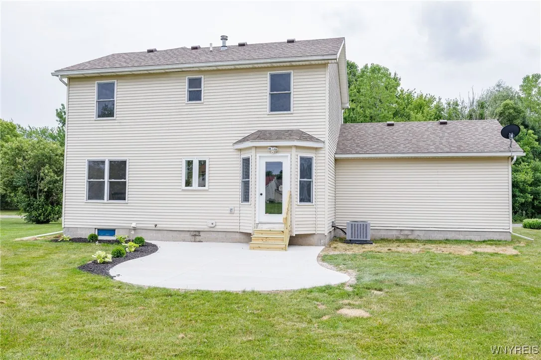 76 Alverstone Way, Henrietta, New York 14586, Henrietta, New York 14586, 3 Bedrooms Bedrooms, 8 Rooms Rooms,1 BathroomBathrooms,Residential,For Sale,76 Alverstone Way, Henrietta, New York 14586,B1622919