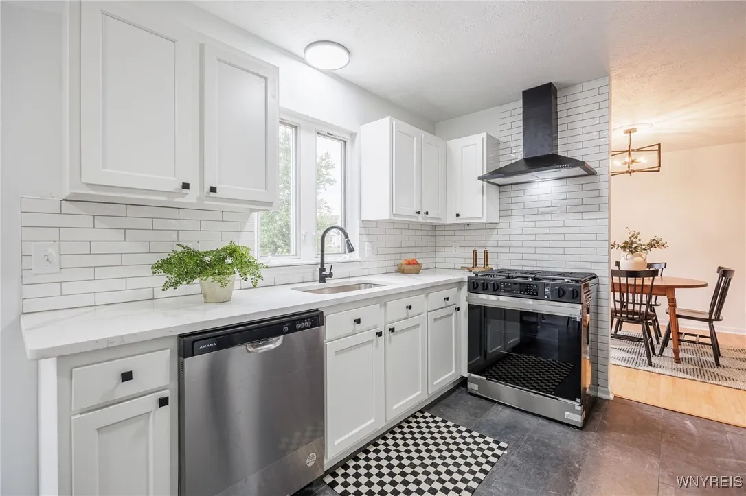 76 Alverstone Way, Henrietta, New York 14586, Henrietta, New York 14586, 3 Bedrooms Bedrooms, 8 Rooms Rooms,1 BathroomBathrooms,Residential,For Sale,76 Alverstone Way, Henrietta, New York 14586,B1622919