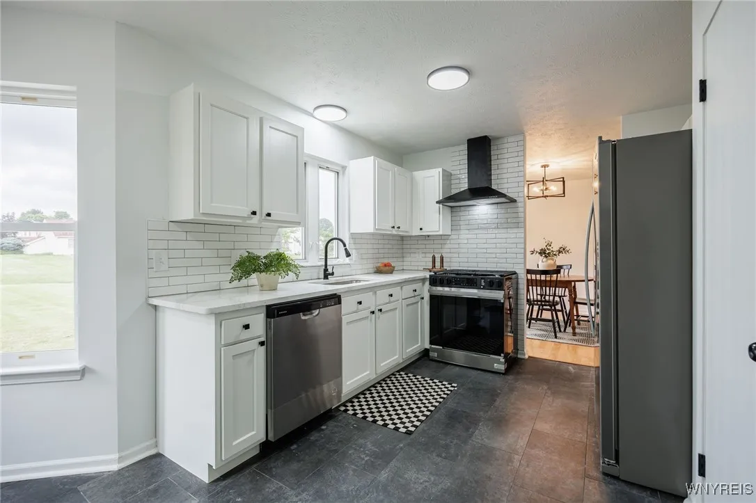 76 Alverstone Way, Henrietta, New York 14586, Henrietta, New York 14586, 3 Bedrooms Bedrooms, 8 Rooms Rooms,1 BathroomBathrooms,Residential,For Sale,76 Alverstone Way, Henrietta, New York 14586,B1622919