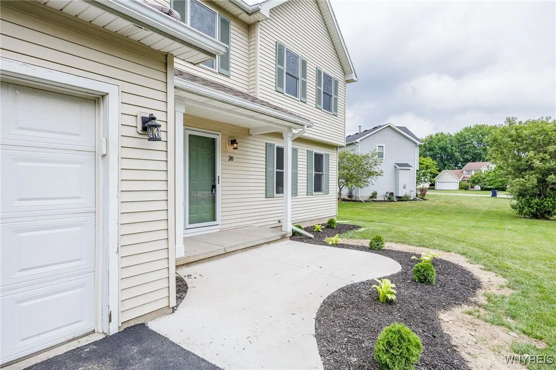 76 Alverstone Way, Henrietta, New York 14586, Henrietta, New York 14586, 3 Bedrooms Bedrooms, 8 Rooms Rooms,1 BathroomBathrooms,Residential,For Sale,76 Alverstone Way, Henrietta, New York 14586,B1622919