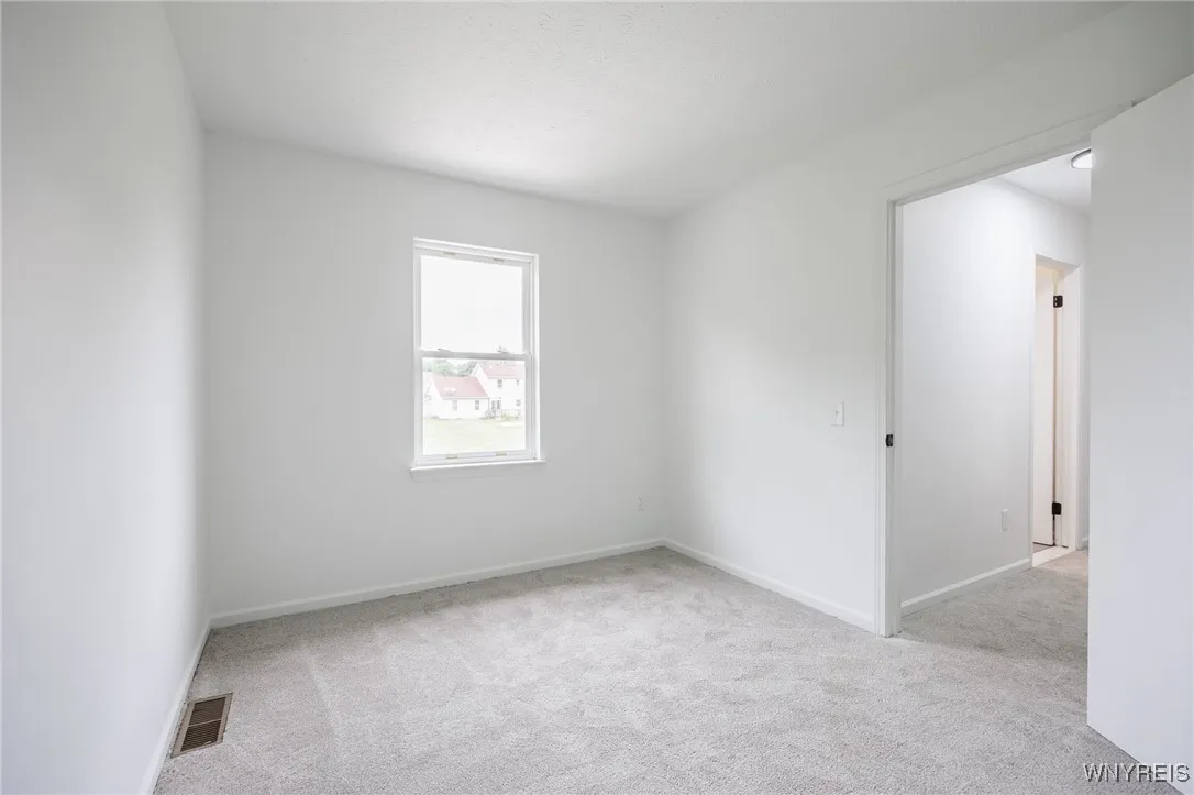 76 Alverstone Way, Henrietta, New York 14586, Henrietta, New York 14586, 3 Bedrooms Bedrooms, 8 Rooms Rooms,1 BathroomBathrooms,Residential,For Sale,76 Alverstone Way, Henrietta, New York 14586,B1622919