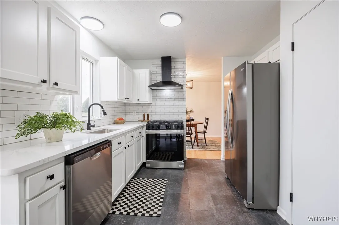 76 Alverstone Way, Henrietta, New York 14586, Henrietta, New York 14586, 3 Bedrooms Bedrooms, 8 Rooms Rooms,1 BathroomBathrooms,Residential,For Sale,76 Alverstone Way, Henrietta, New York 14586,B1622919
