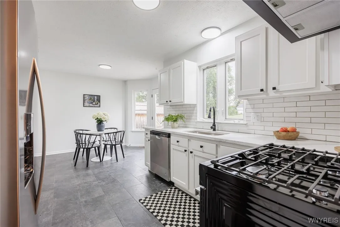 76 Alverstone Way, Henrietta, New York 14586, Henrietta, New York 14586, 3 Bedrooms Bedrooms, 8 Rooms Rooms,1 BathroomBathrooms,Residential,For Sale,76 Alverstone Way, Henrietta, New York 14586,B1622919
