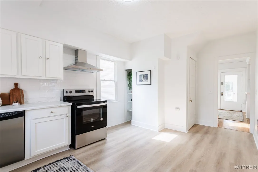 377 Electric Avenue, Rochester, New York 14613, Rochester, New York 14613, 4 Bedrooms Bedrooms, 9 Rooms Rooms,1 BathroomBathrooms,Residential,For Sale,377 Electric Avenue, Rochester, New York 14613,B1622399