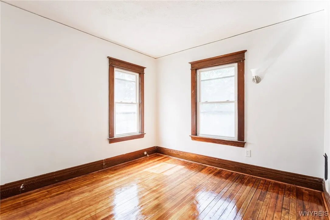 377 Electric Avenue, Rochester, New York 14613, Rochester, New York 14613, 4 Bedrooms Bedrooms, 9 Rooms Rooms,1 BathroomBathrooms,Residential,For Sale,377 Electric Avenue, Rochester, New York 14613,B1622399