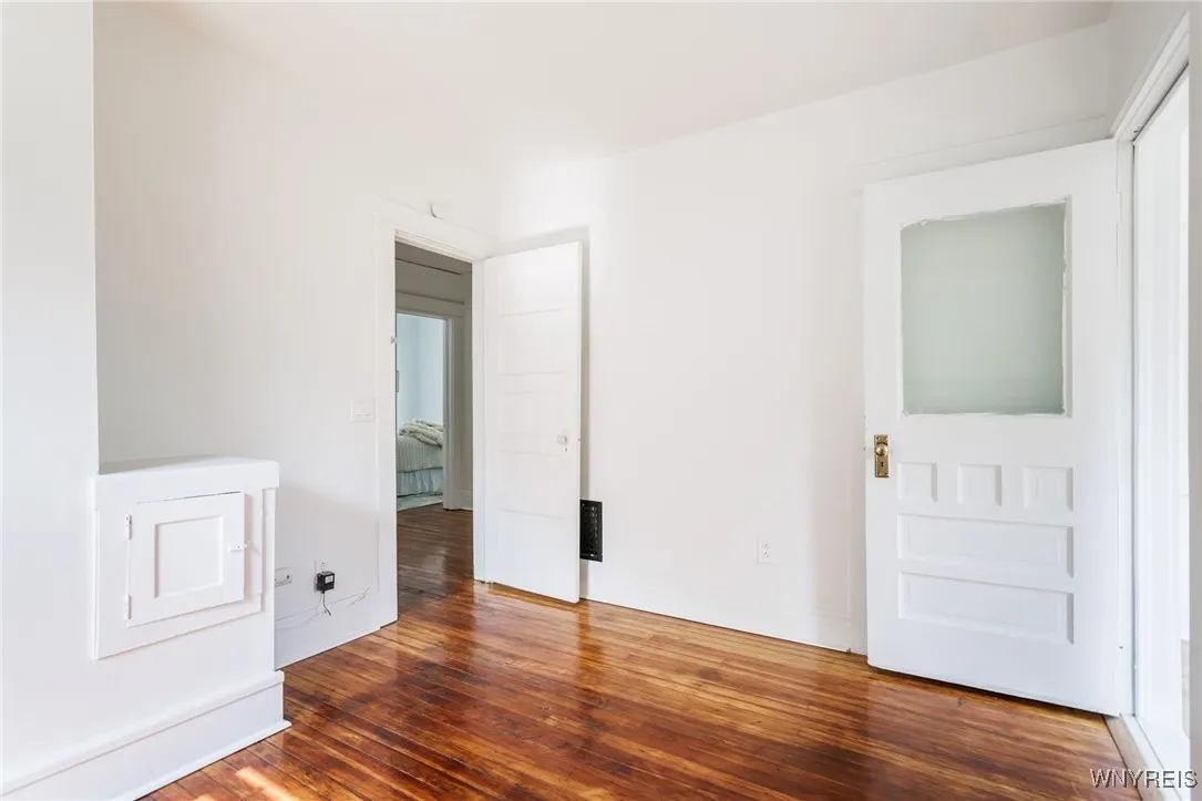 377 Electric Avenue, Rochester, New York 14613, Rochester, New York 14613, 4 Bedrooms Bedrooms, 9 Rooms Rooms,1 BathroomBathrooms,Residential,For Sale,377 Electric Avenue, Rochester, New York 14613,B1622399