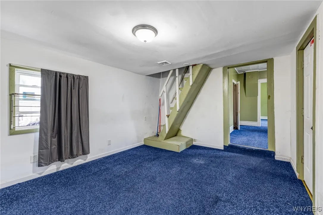 38 Sobieski Street, Buffalo, New York 14212, Buffalo, New York 14212, 5 Bedrooms Bedrooms, ,3 BathroomsBathrooms,Residential,For Sale,38 Sobieski Street, Buffalo, New York 14212,B1622920