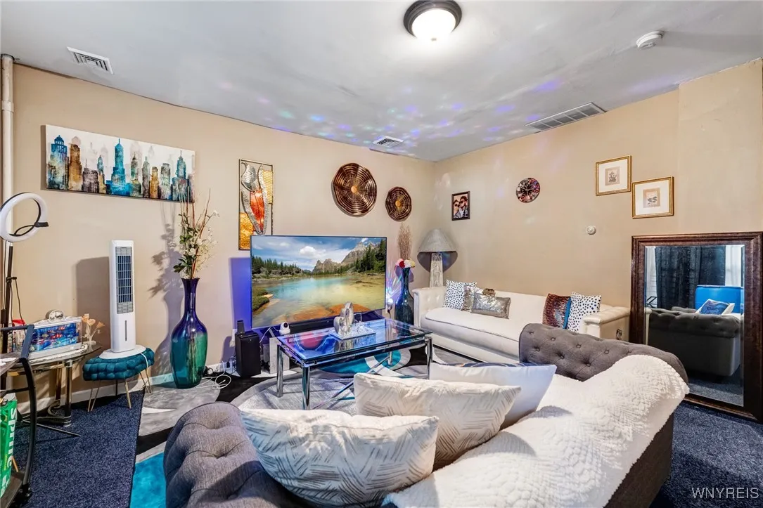 38 Sobieski Street, Buffalo, New York 14212, Buffalo, New York 14212, 5 Bedrooms Bedrooms, ,3 BathroomsBathrooms,Residential,For Sale,38 Sobieski Street, Buffalo, New York 14212,B1622920