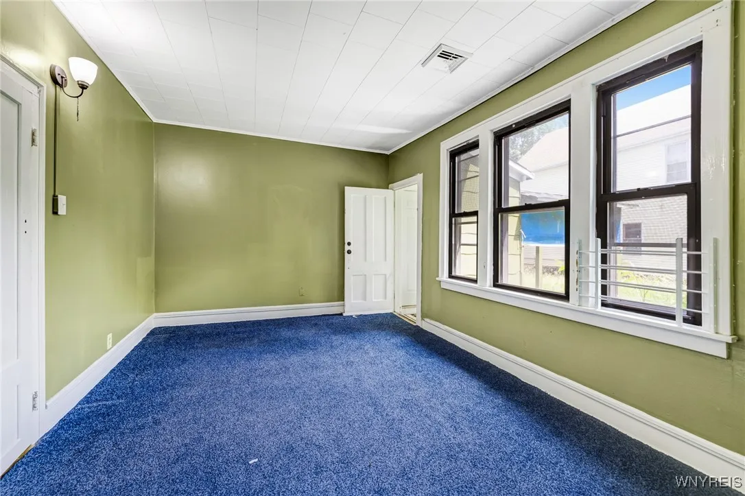 38 Sobieski Street, Buffalo, New York 14212, Buffalo, New York 14212, 5 Bedrooms Bedrooms, ,3 BathroomsBathrooms,Residential,For Sale,38 Sobieski Street, Buffalo, New York 14212,B1622920