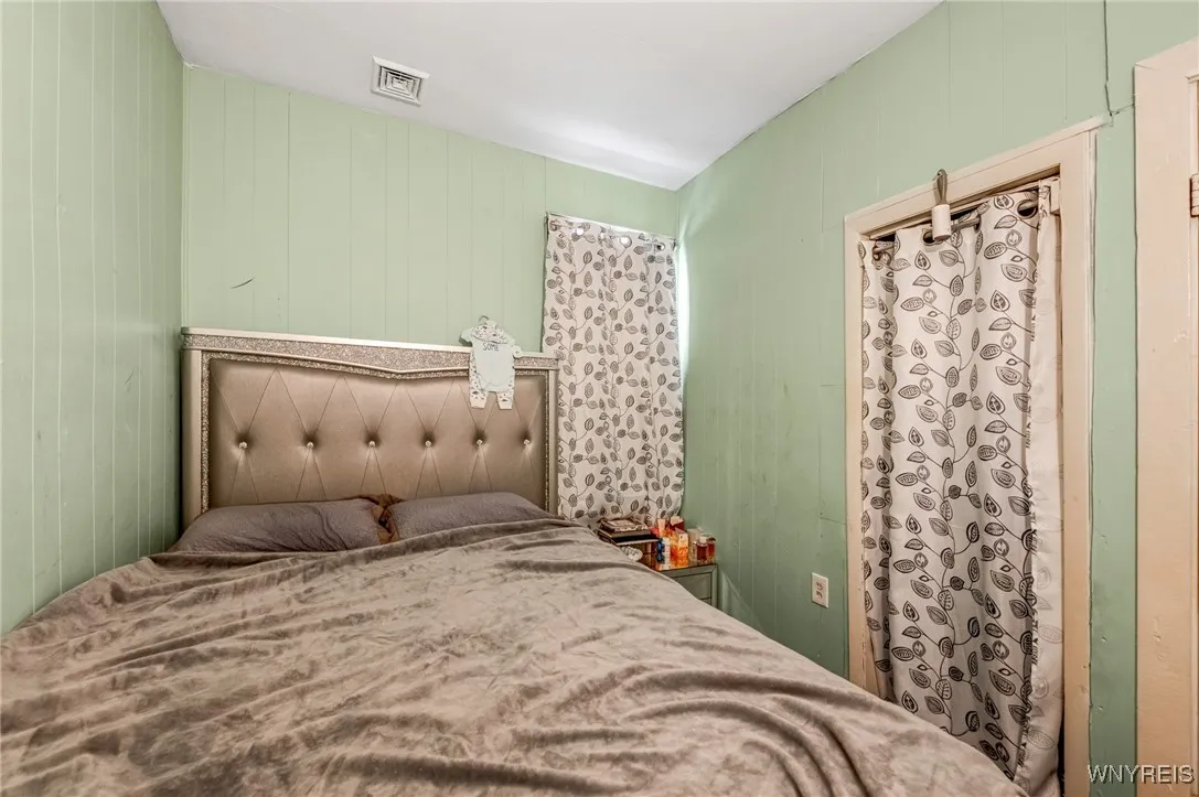 38 Sobieski Street, Buffalo, New York 14212, Buffalo, New York 14212, 5 Bedrooms Bedrooms, ,3 BathroomsBathrooms,Residential,For Sale,38 Sobieski Street, Buffalo, New York 14212,B1622920
