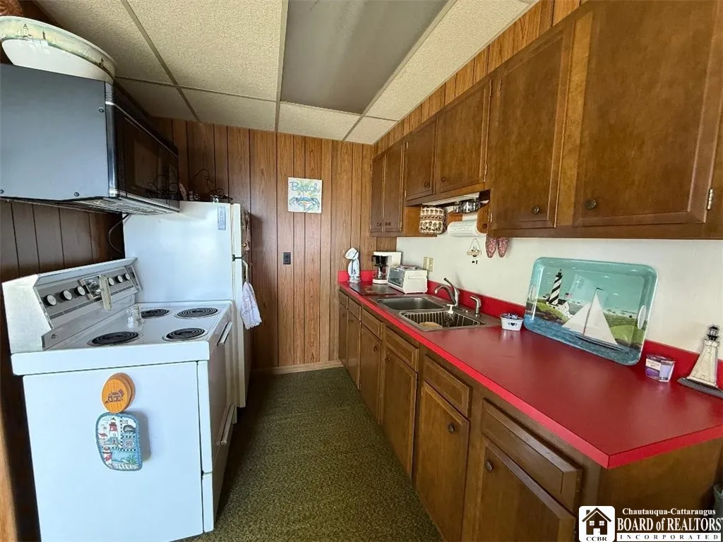 141 Longview Avenue, Ellicott, New York 14701, Ellicott, New York 14701, 1 Bedroom Bedrooms, 4 Rooms Rooms,1 BathroomBathrooms,Residential,For Sale,141 Longview Avenue, Ellicott, New York 14701,R1622194