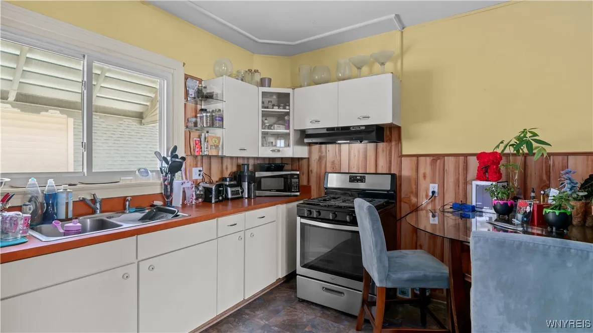 46 Alexander Avenue, Cheektowaga, New York 14211, Cheektowaga, New York 14211, 4 Bedrooms Bedrooms, ,2 BathroomsBathrooms,Residential,For Sale,46 Alexander Avenue, Cheektowaga, New York 14211,B1622961