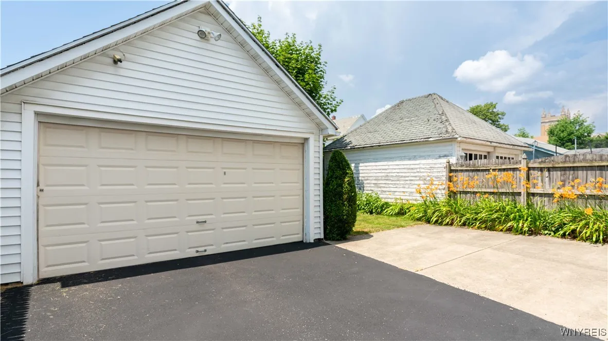 46 Alexander Avenue, Cheektowaga, New York 14211, Cheektowaga, New York 14211, 4 Bedrooms Bedrooms, ,2 BathroomsBathrooms,Residential,For Sale,46 Alexander Avenue, Cheektowaga, New York 14211,B1622961