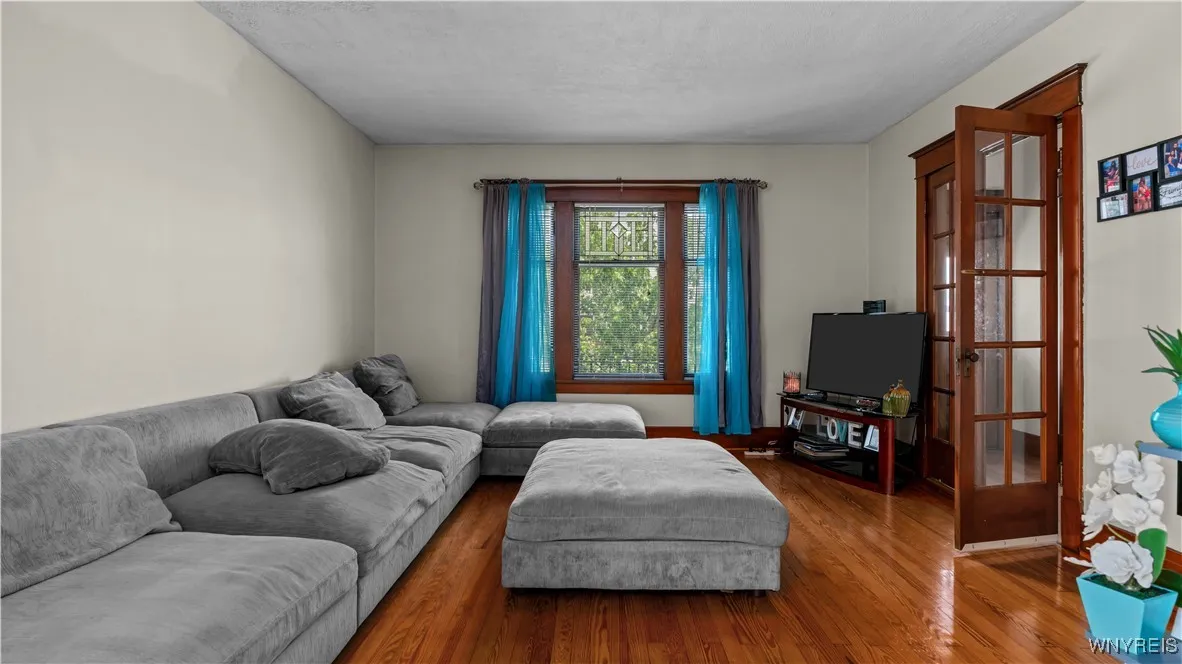 46 Alexander Avenue, Cheektowaga, New York 14211, Cheektowaga, New York 14211, 4 Bedrooms Bedrooms, ,2 BathroomsBathrooms,Residential,For Sale,46 Alexander Avenue, Cheektowaga, New York 14211,B1622961