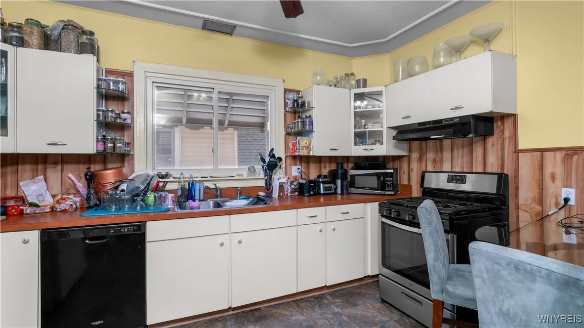 46 Alexander Avenue, Cheektowaga, New York 14211, Cheektowaga, New York 14211, 4 Bedrooms Bedrooms, ,2 BathroomsBathrooms,Residential,For Sale,46 Alexander Avenue, Cheektowaga, New York 14211,B1622961
