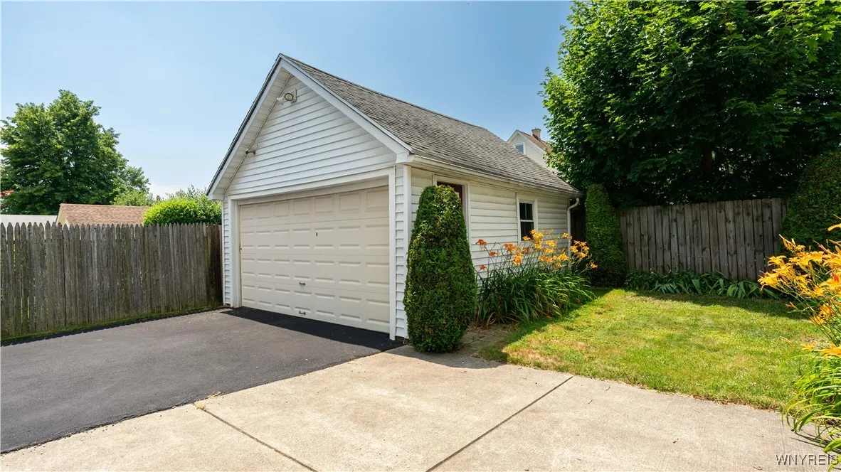 46 Alexander Avenue, Cheektowaga, New York 14211, Cheektowaga, New York 14211, 4 Bedrooms Bedrooms, ,2 BathroomsBathrooms,Residential,For Sale,46 Alexander Avenue, Cheektowaga, New York 14211,B1622961
